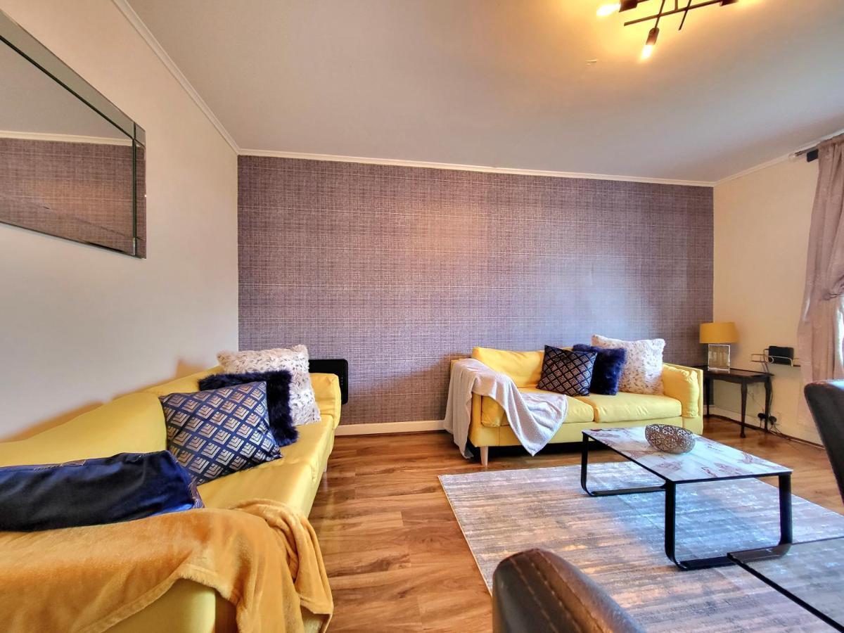 3 Bedroom Aprtmt At Sensational Serviced Aberdeen- Froghall Avenue