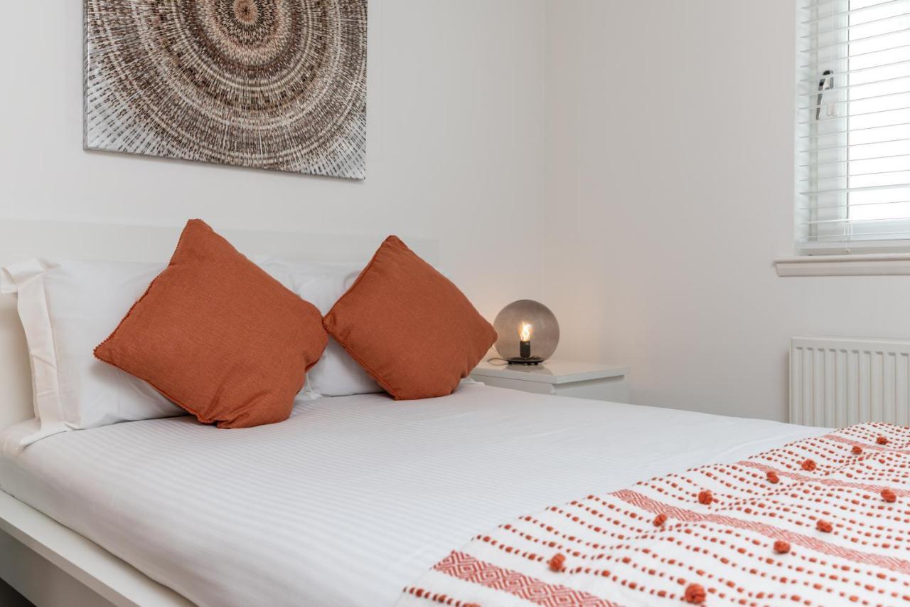 Executive Apartment, Free Parking, West End Apartment