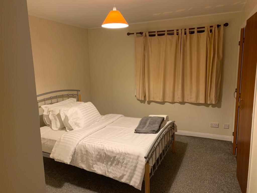 Lovely 2-bedroom Apartment, Free Wifi & Car Park Apartment