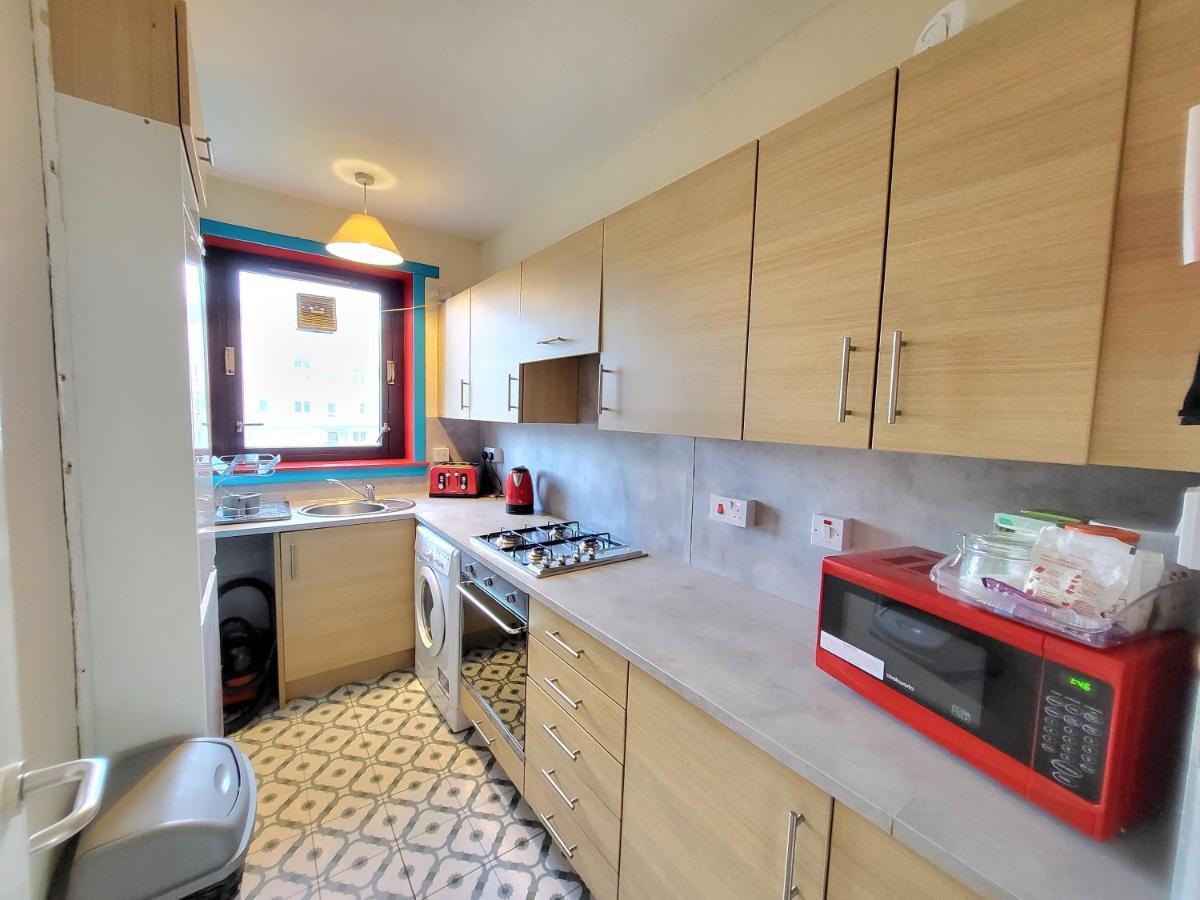 3 Bedroom Aprtmt At Sensational Serviced Aberdeen- Froghall Avenue Apartment *