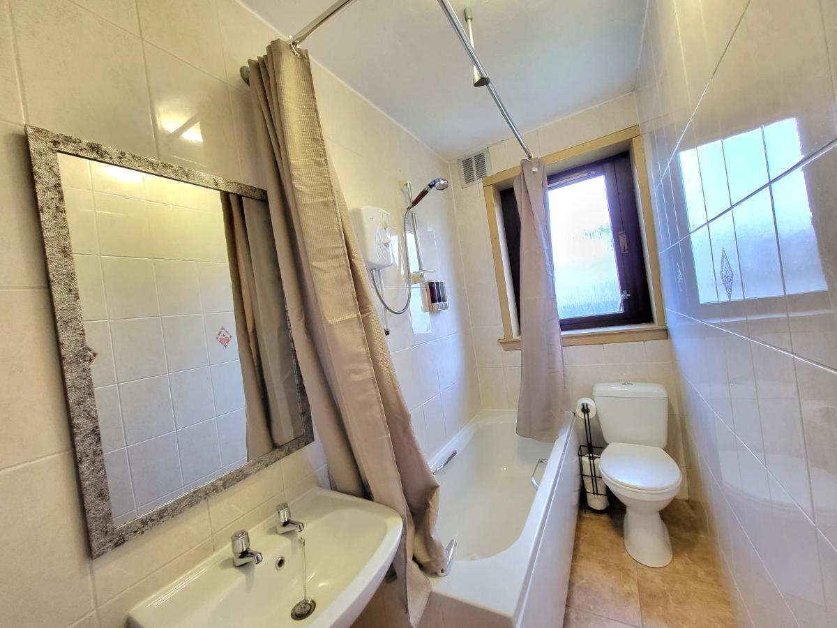 Apartment 3 Bedroom Aprtmt At Sensational Serviced Aberdeen- Froghall Avenue