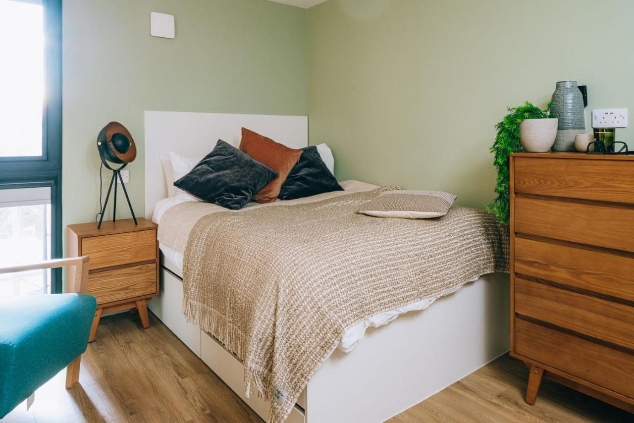Chic And At The Point In Apartment Aberdeen