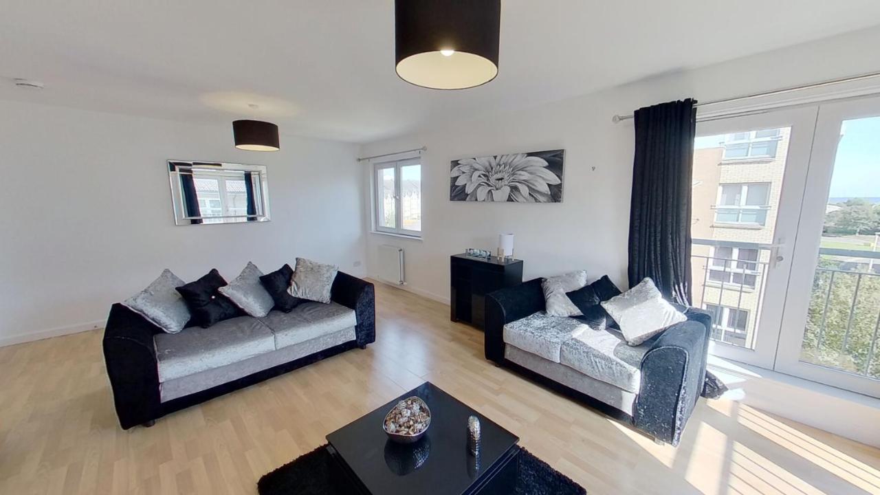 Orange Bothwell Road Apartment