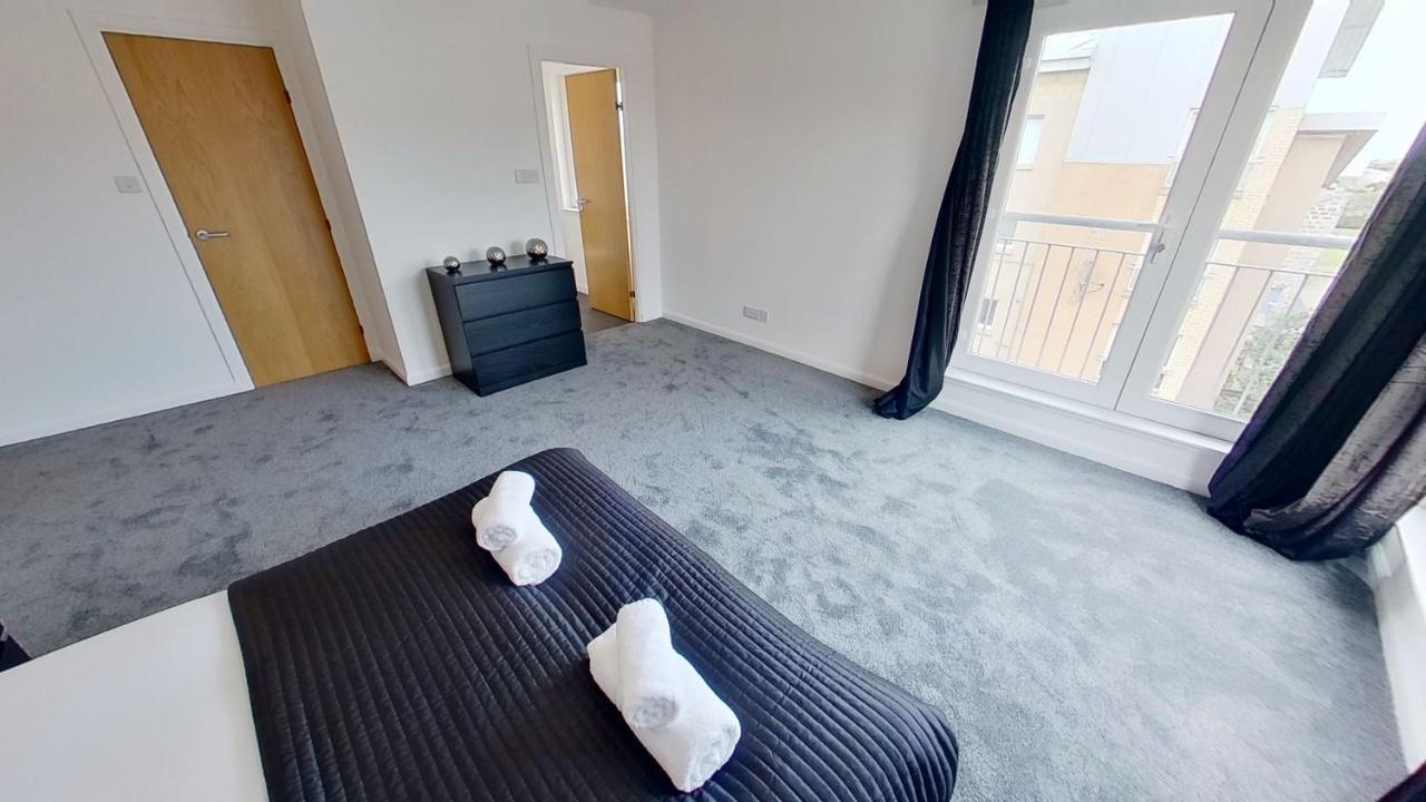 Orange Bothwell Road Apartment