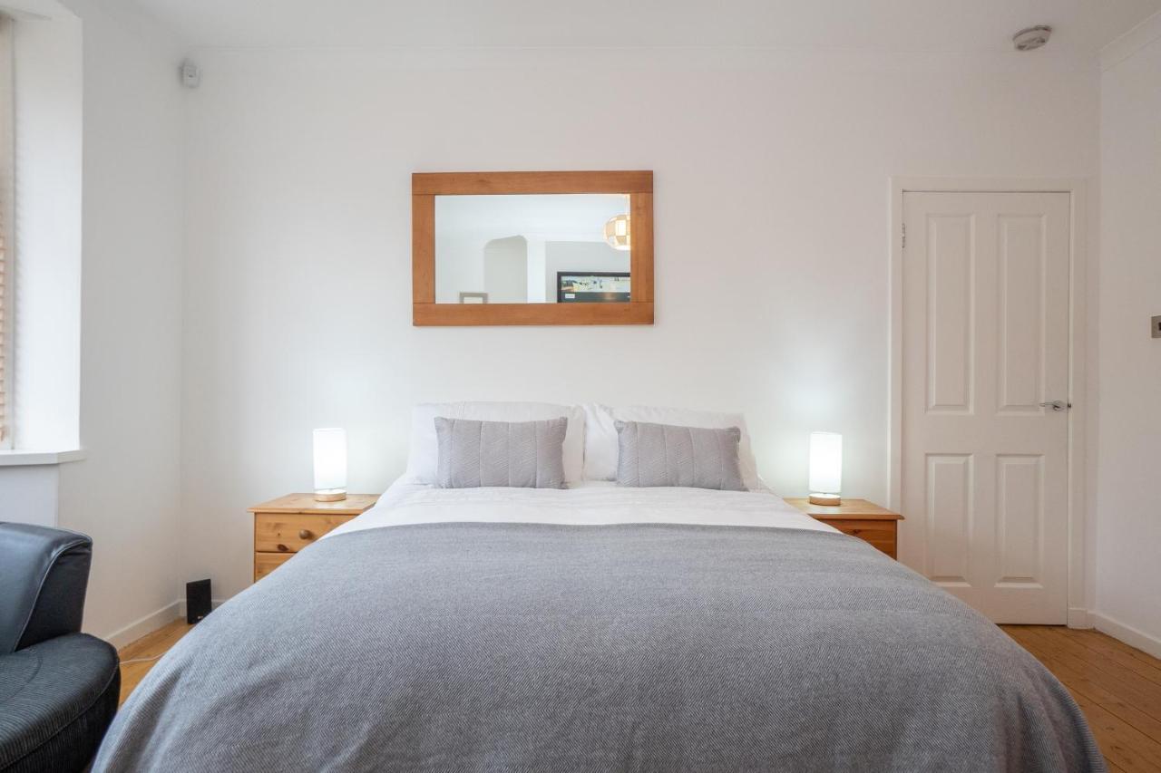 Dwellcome Aberdeen: 5-bedroom Garden House With Fast Wi-fi *