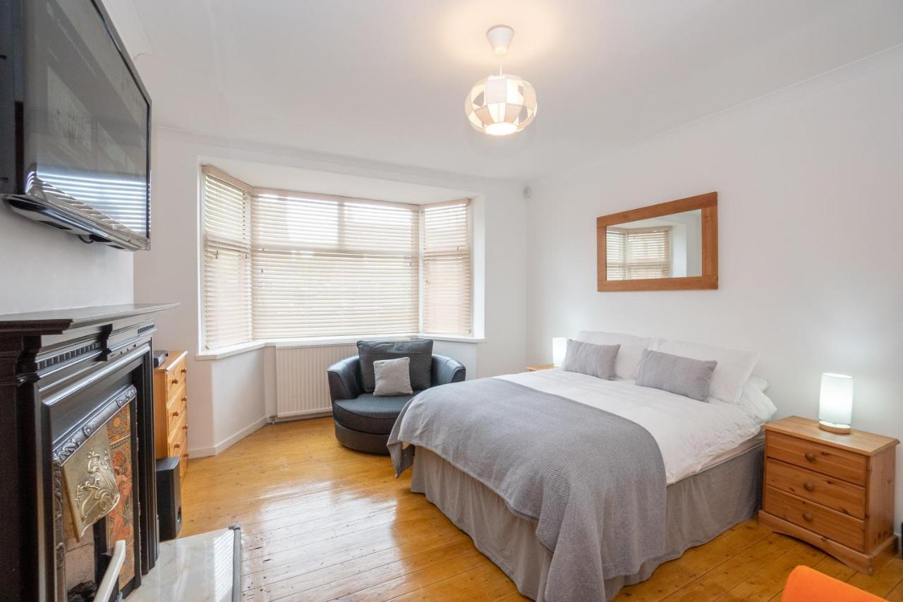 Holiday home Dwellcome Aberdeen: 5-bedroom Garden House With Fast Wi-fi