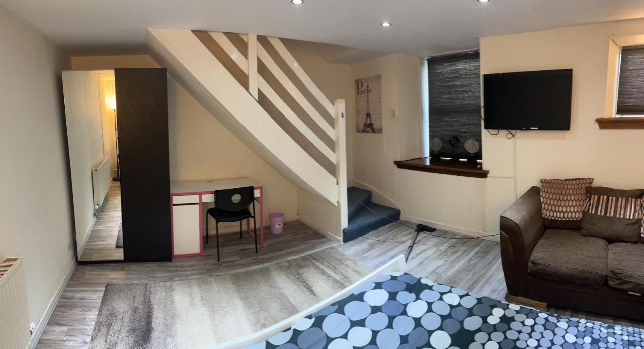 George Street 2 Bed Apart Apartment *