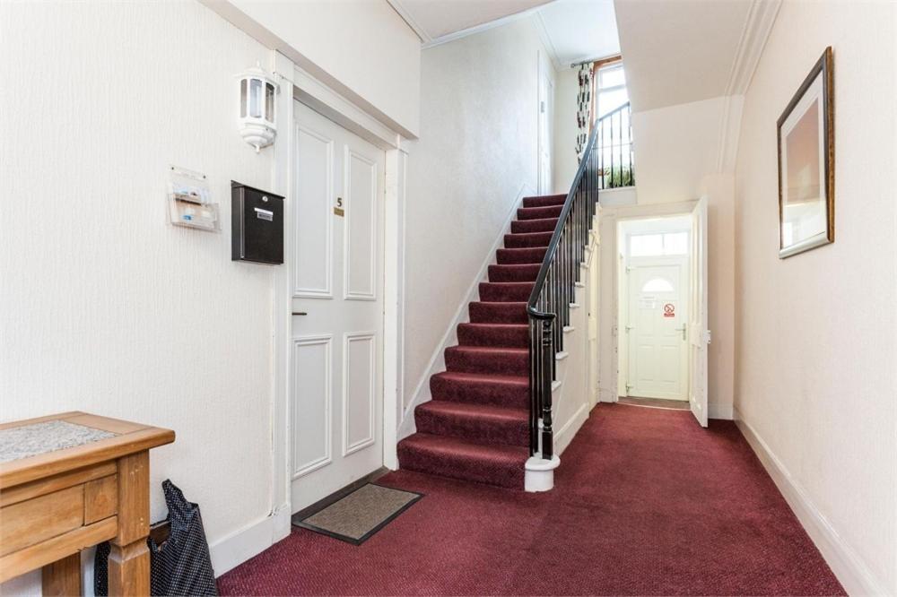 Chapel Street 42b First Floor 1-bedroom Apartment, Center * Aberdeen