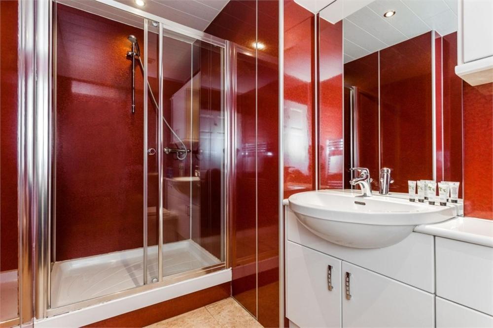 Chapel Street 42b First Floor 1-bedroom Apartment, Center * Aberdeen