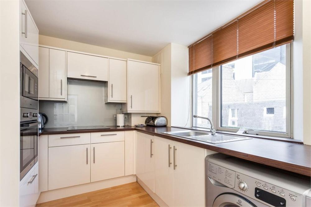 Apartment Chapel Street 42b First Floor 1-bedroom Apartment, Center *