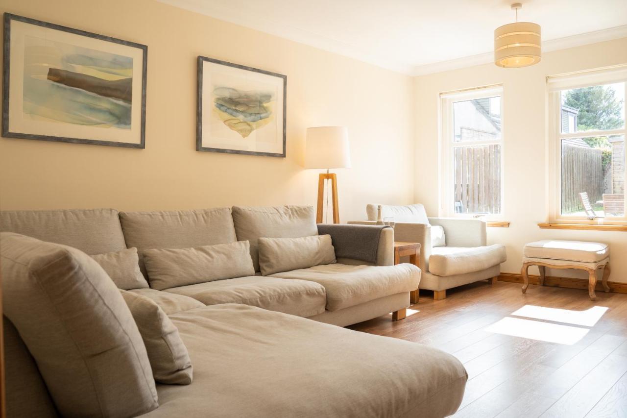Holiday home Dwellcome Home: Spacious Garden House With High-speed Wi-fi