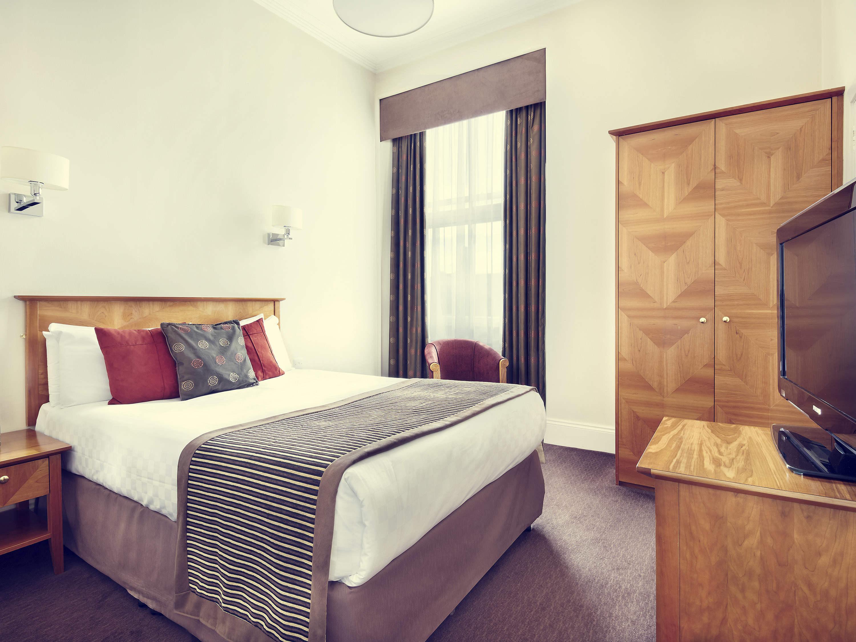Mercure Caledonian 4*