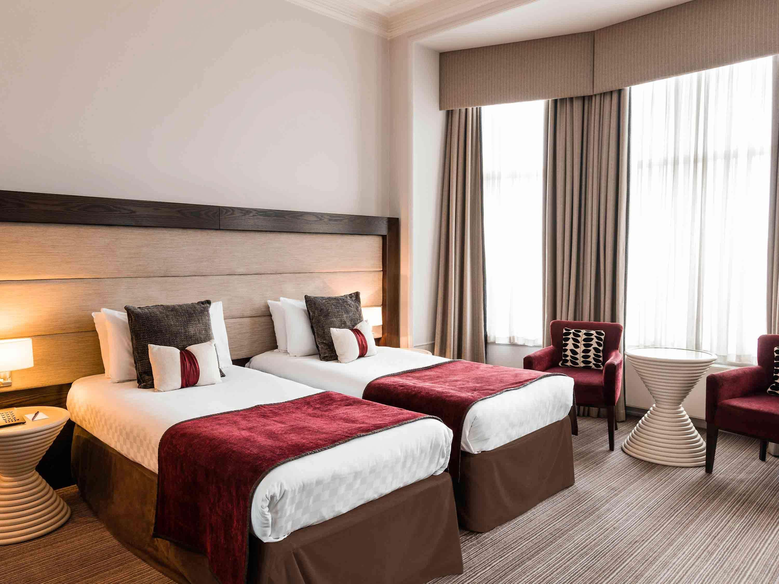 Mercure Caledonian Hotel 4*