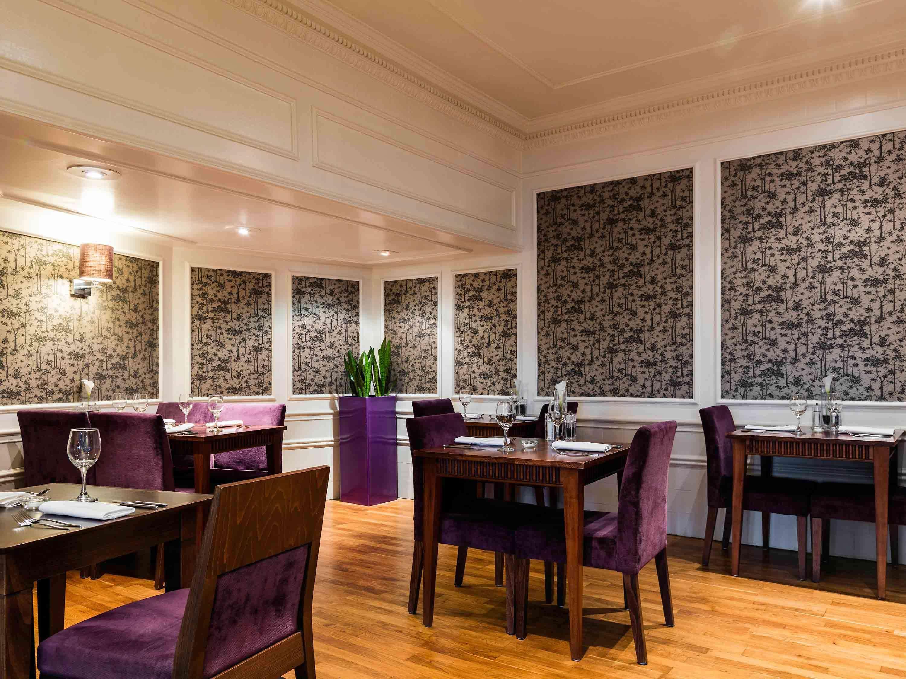 Mercure Caledonian Hotel 4*