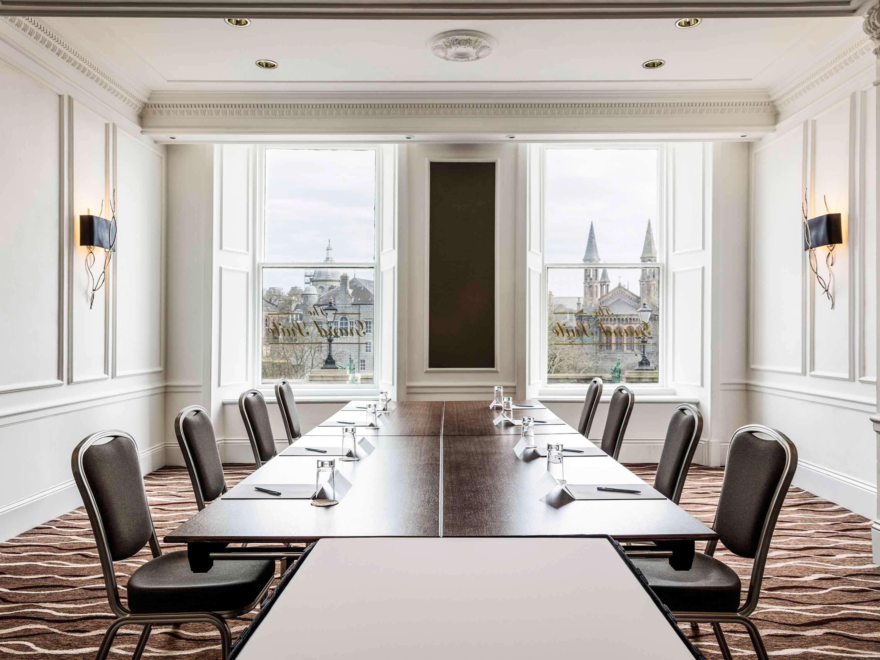 Mercure Caledonian 4*