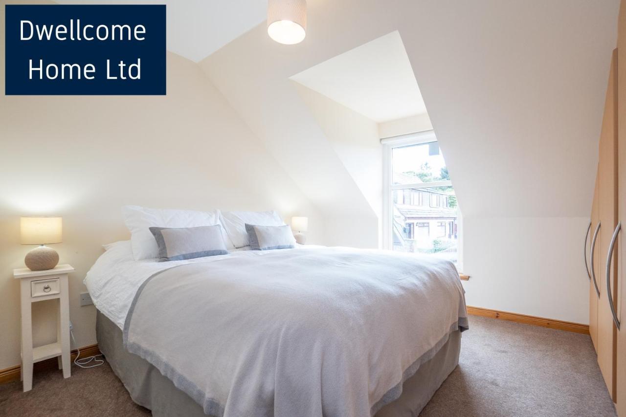 Dwellcome Home: Spacious Garden House With High-speed Wi-fi *