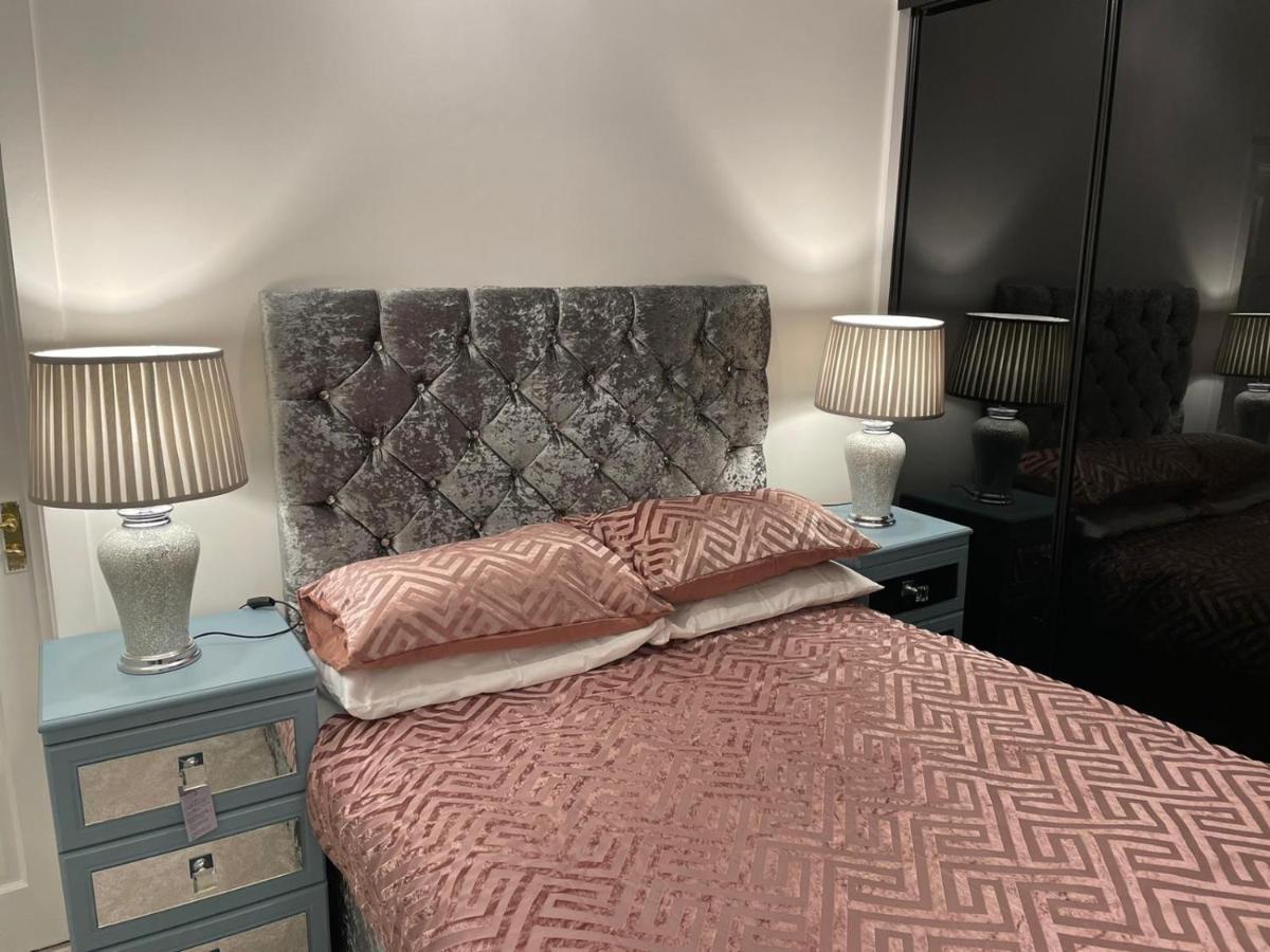 Apartment Amazing Getaways - The Place For With Free Parking