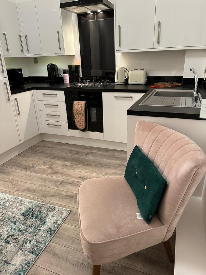Apartment Amazing Getaways - The Place For With Free Parking
