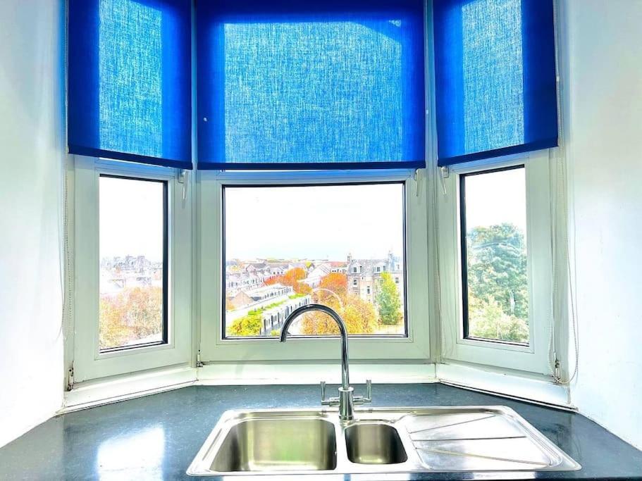 Crown House Two Bedroom * Aberdeen