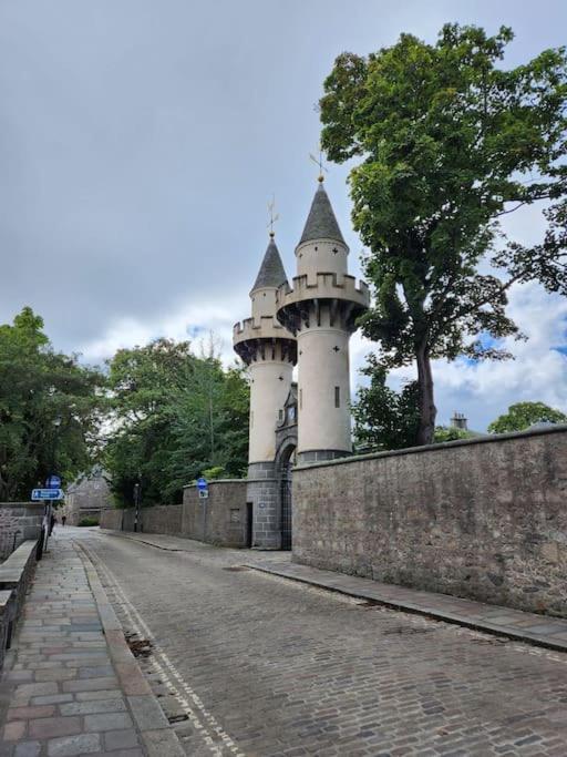 Crown House Two Bedroom Apartment Aberdeen
