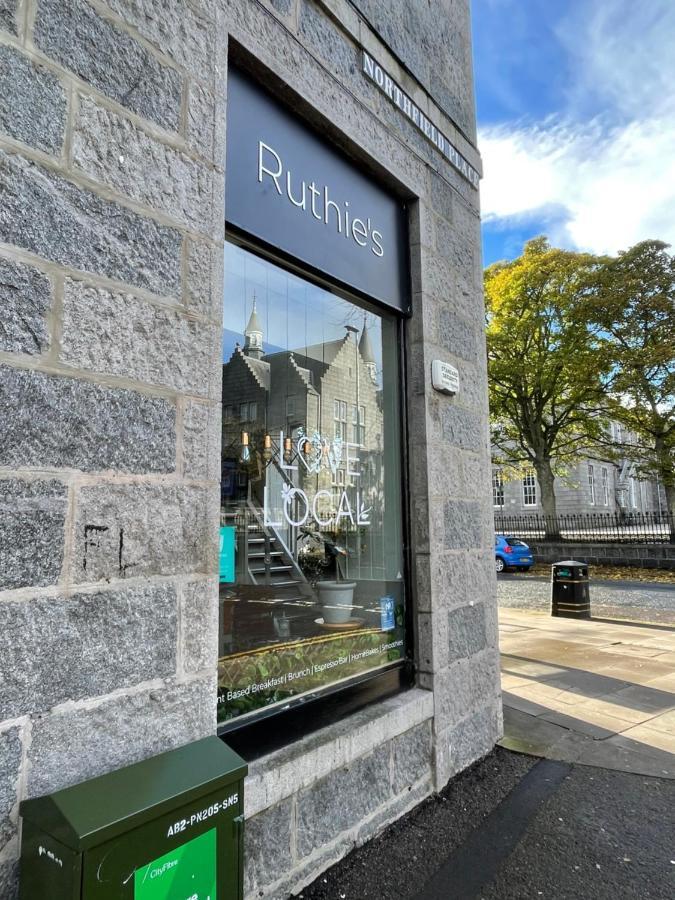 Apartment Amazing Getaways - The Place For With Free Parking