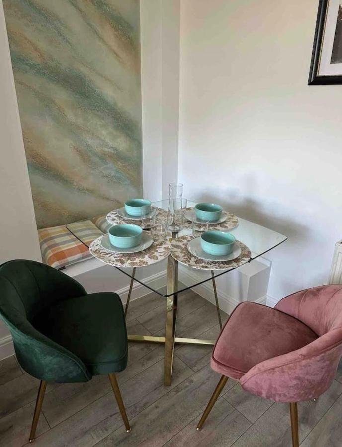 Apartment Amazing Getaways - The Place For With Free Parking Aberdeen
