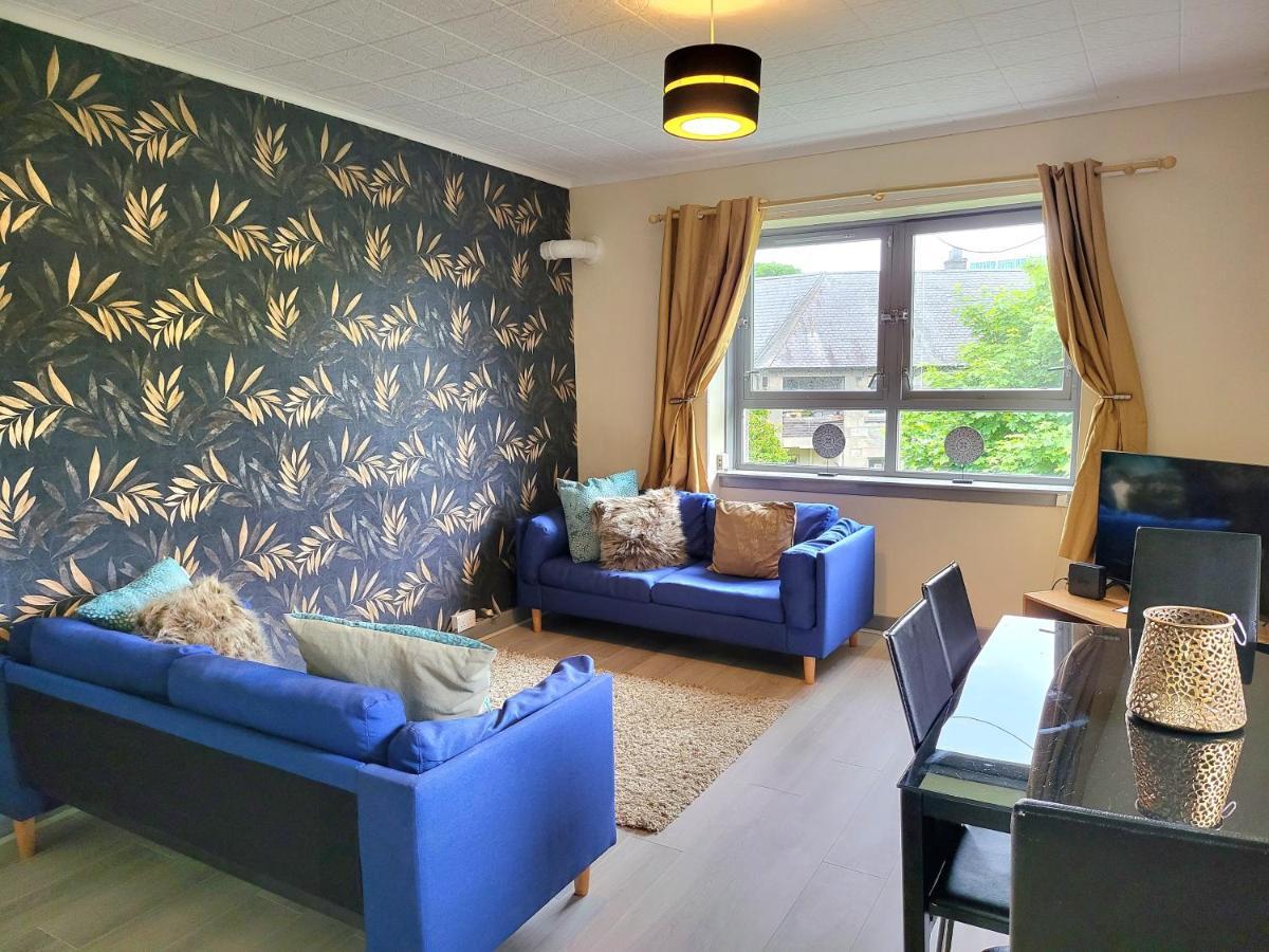 Sensational Stay: Family Business With Balcony