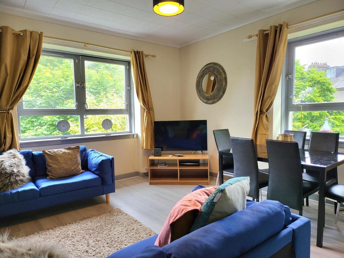 Apartment Sensational Stay: Family Business With Balcony *