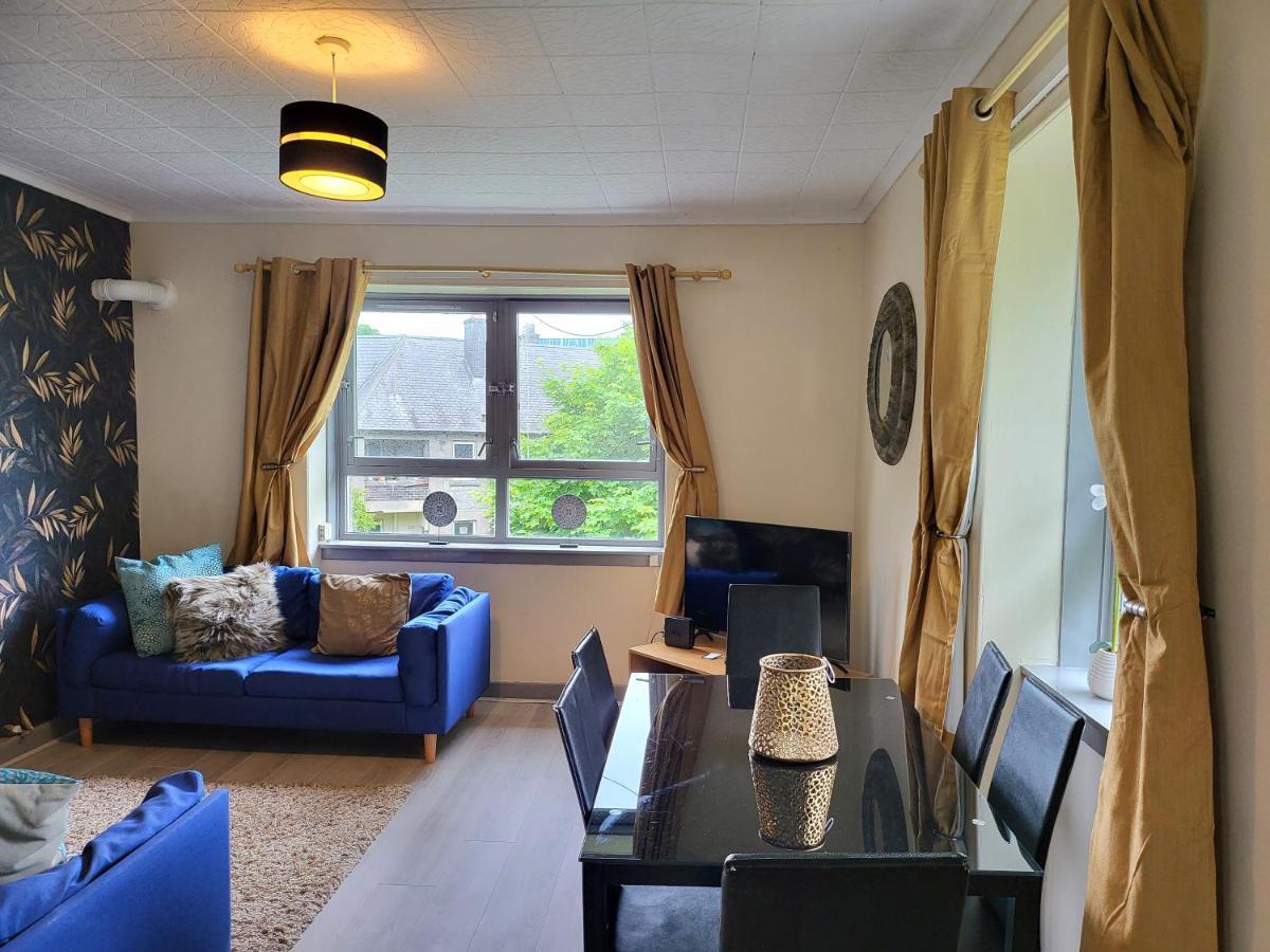 Sensational Stay: Family Business With Balcony Apartment *