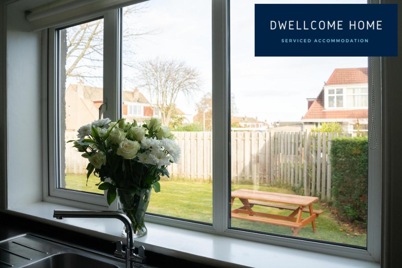 Dwellcome Aberdeen: 5-bedroom Garden House With Fast Wi-fi Holiday home