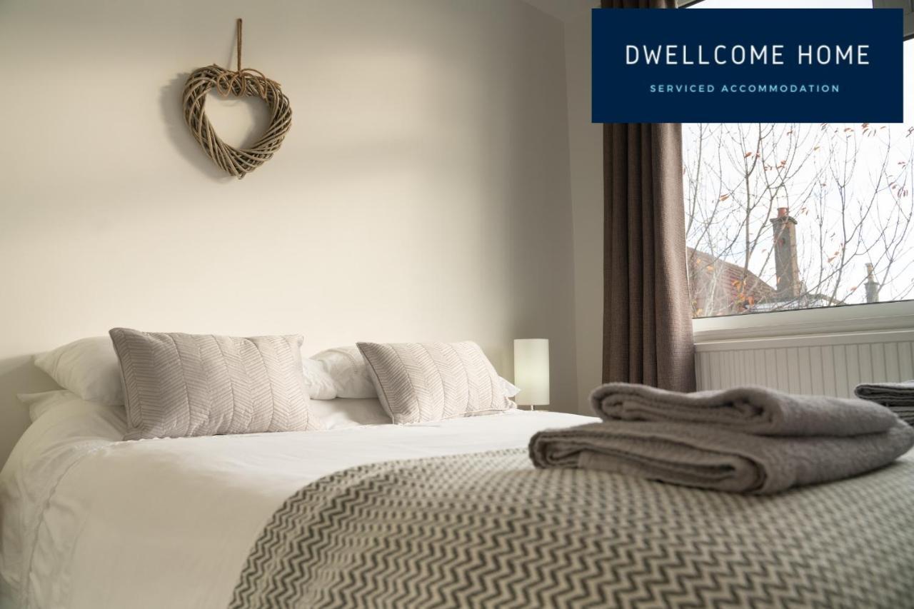 Dwellcome Aberdeen: 5-bedroom Garden House With Fast Wi-fi Holiday home *