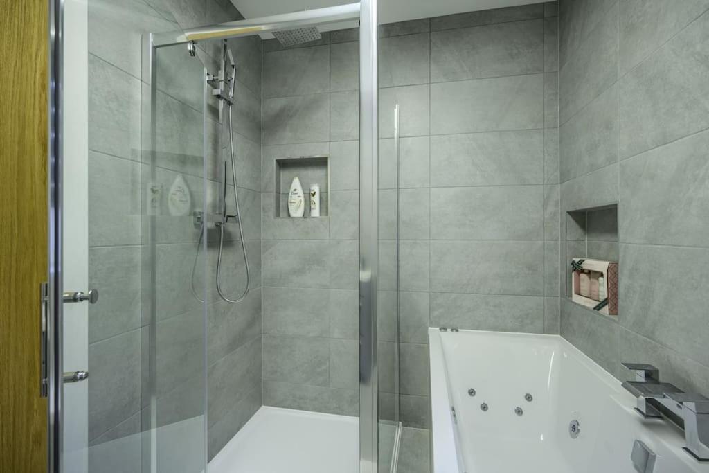 Vion Apartment- Westerton *