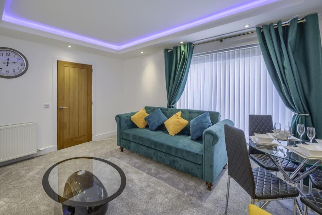 Vion Apartment- Westerton Holiday home