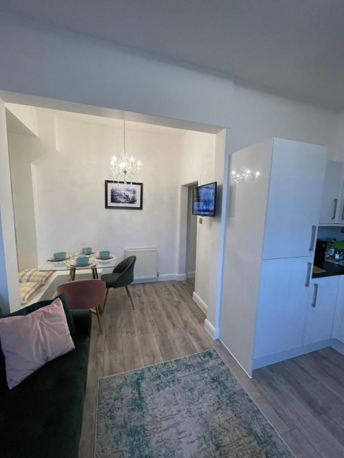 Amazing Getaways - The Place For With Free Parking Apartment Aberdeen