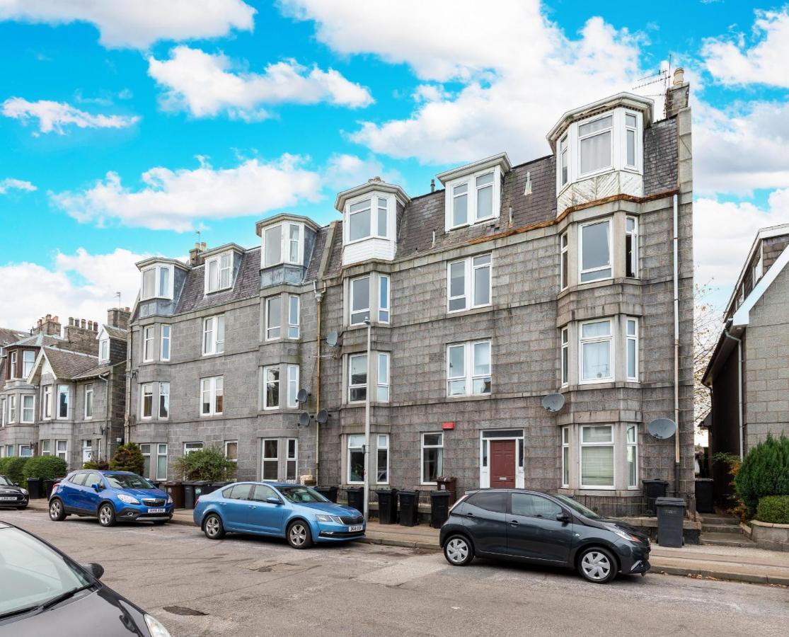 Modern Free Parking Apartment