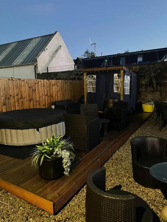 Rural Chapel Near Airport Bar & Hot Tub