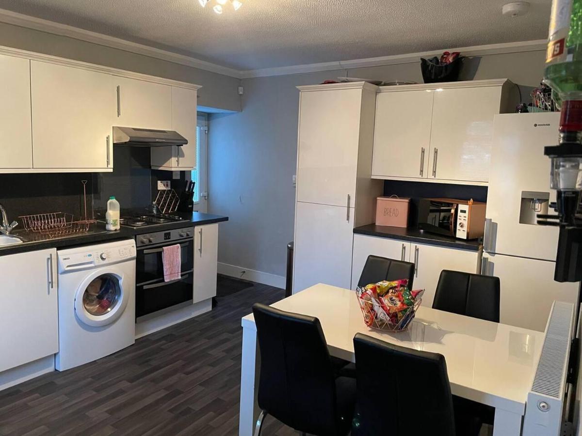 Holiday home Rural Chapel Near Airport Bar & Hot Tub Aberdeen