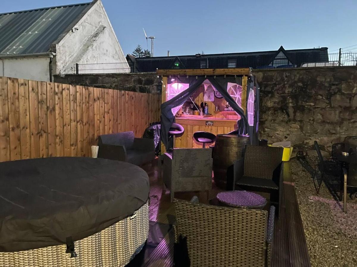 Rural Chapel Near Airport Bar & Hot Tub * Aberdeen
