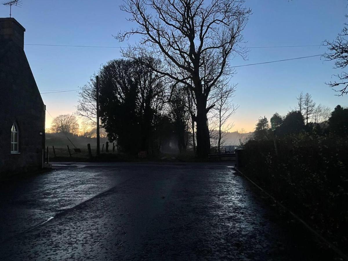 Rural Chapel Near Airport Bar & Hot Tub Holiday home *