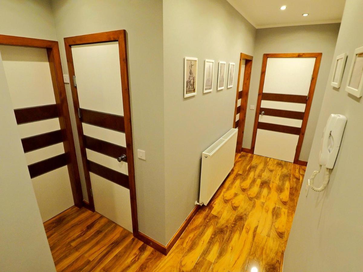 Private In Modern * Aberdeen