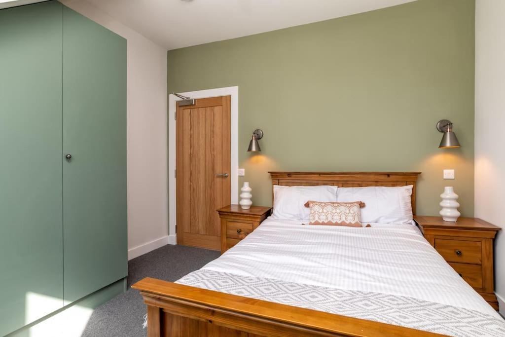 Remodelled Luxury 3 Bed Apartment Aberdeen