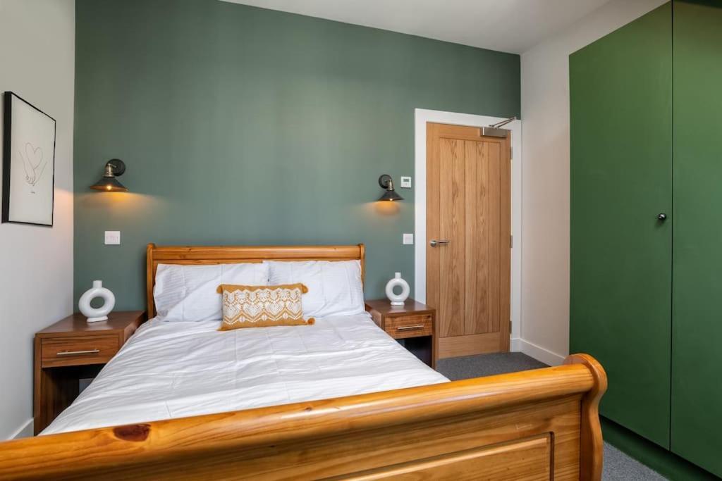 Remodelled Luxury 3 Bed Apartment Aberdeen