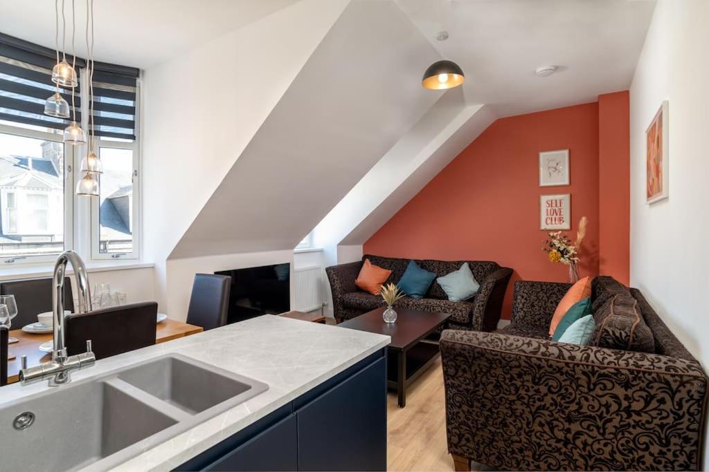 Apartment Remodelled Luxury 3 Bed