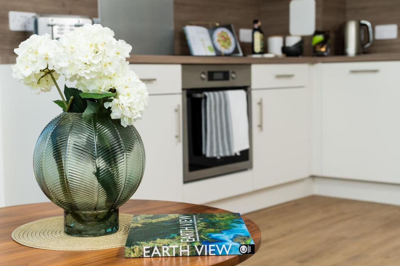 Apartment Chic And At The Point In *