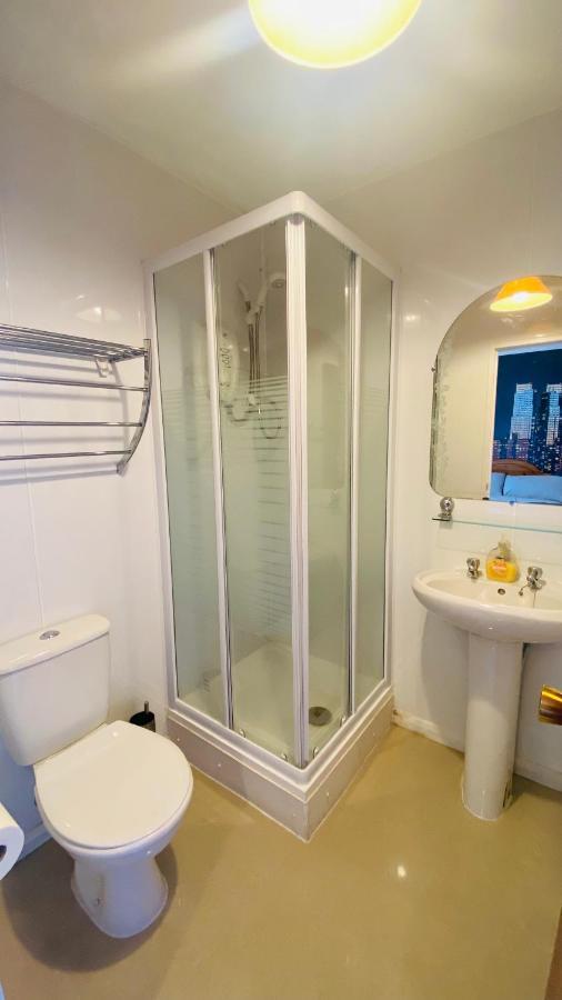 Rod's - Private Parking Homestay *