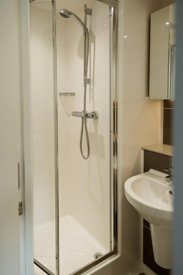 Apartment Chic And At The Point In *