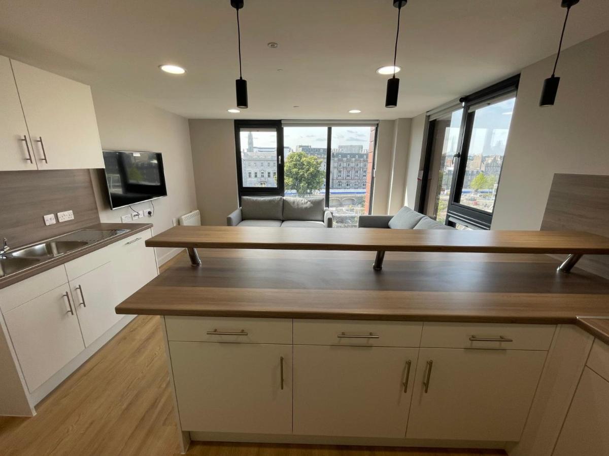 Apartment Chic And At The Point In Aberdeen
