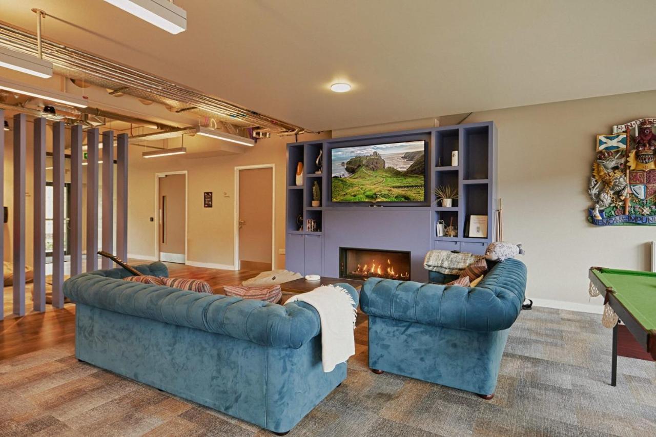For Students Only - Experience Modern Comfort At The Combworks In Apartment *