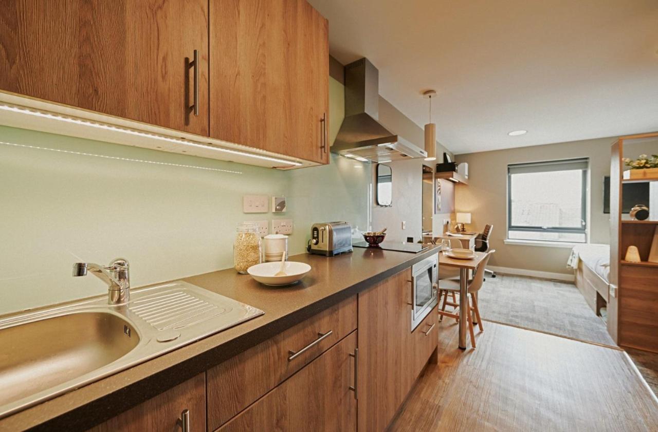 Apartment For Students Only - Experience Modern Comfort At The Combworks In *