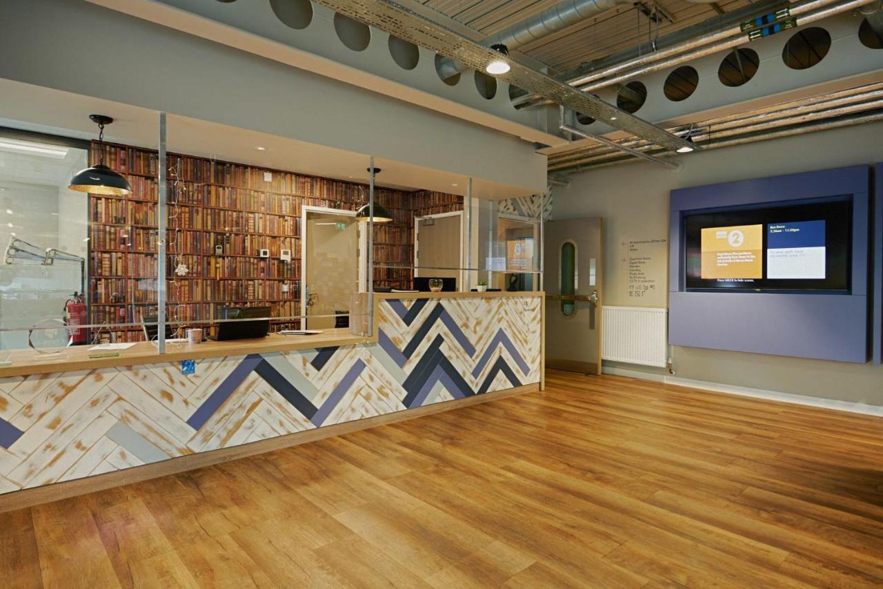 Apartment For Students Only - Experience Modern Comfort At The Combworks In *